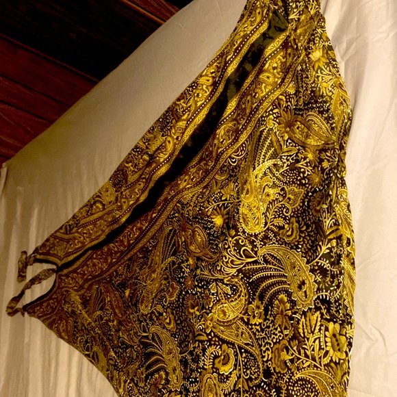 Hippie ,tie around the neck not too short never been worn - Picture 1 of 4